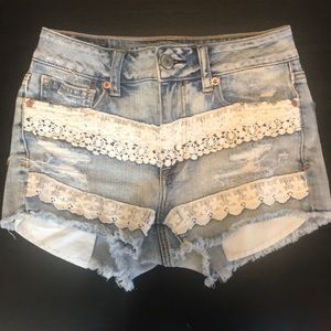 American Eagle light wash shorts lace front